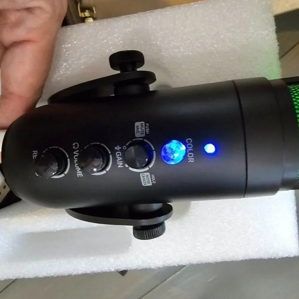Vivitar Black USB Studio Built-in Ambient Noise Cancelation Microphone